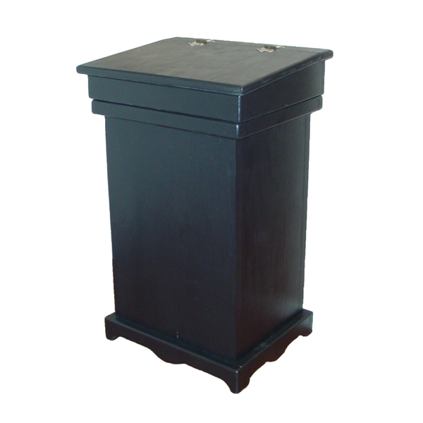 https://chiefcaddo.com/cdn/shop/products/20092-1-Wooden-Kitchen-Trash-Can-Black_223f0fd8-d79a-40b6-85f0-ce2c88c9b5a3_grande.png?v=1644018012